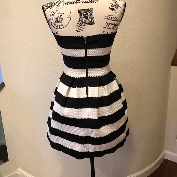 Cute flirty dress - Picture 2 of 2